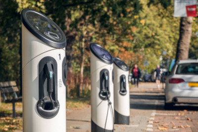 Chinese firm claims to have overcome 'biggest obstacle' to electric car ownership