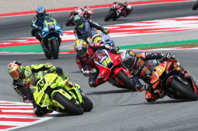 Di Giannantonio wins twice-stopped race, Martin taken out