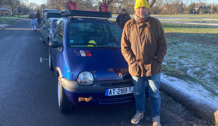 I converted this abandoned Renault Twingo into a rally special