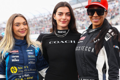 Natalie Decker breaks down on team radio; Pulls to the garage (Audio)