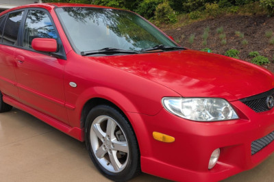 This 2003 Mazda Protege5 Manual Is The Definition Of Cheap, Slow, Practical Fun