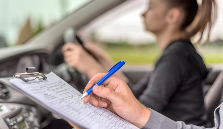 'I'm a driving instructor and you'll fail your test immediately if you do this'