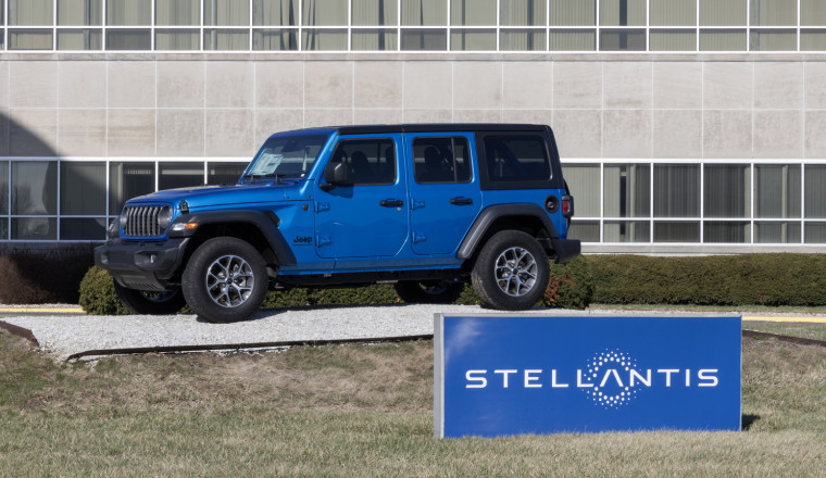 Jeep And Land Rover Could Become Cousins As Stellantis And JLR Partner Up For U.S. Market Cars