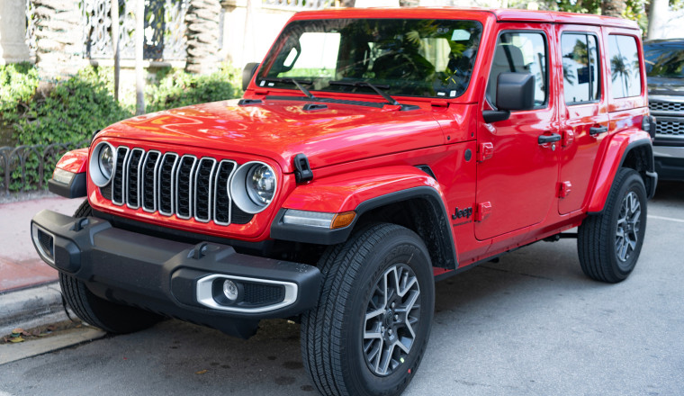 Jeep Calls The Wrangler An SUV, But Much Of The Internet Begs To Differ