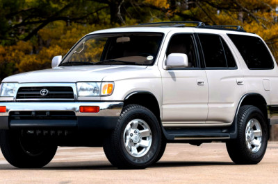 A 30-Year-Old 4Runner Just Sold For More Than A Brand-New One