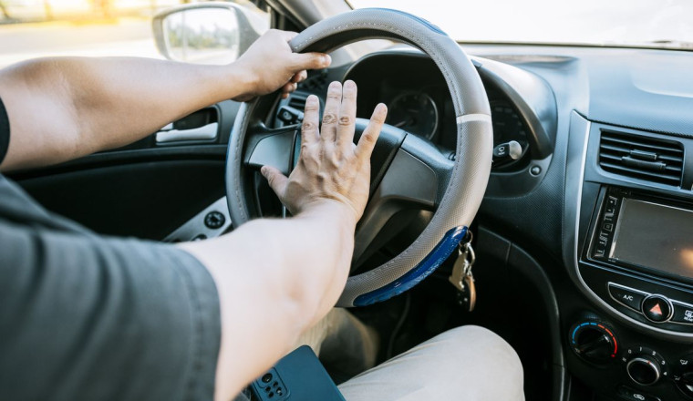White van driver slapped with £266 fine for tooting his horn to get friend’s attention