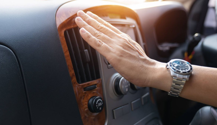 AA explains how to cool down cars fast by using 2 buttons in hot weather