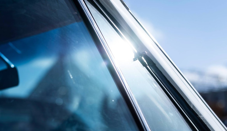 Brits only just realising the reason drivers leave jackets on car seats in heatwave