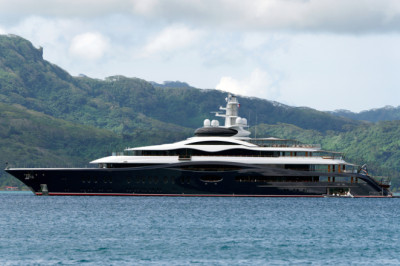 Mark Zuckerberg Celebrates Over 7,000 Meta Firings By Bringing His Superyacht To Seattle