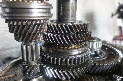 Pros And Cons Of Transaxles Vs. Standard Transmissions