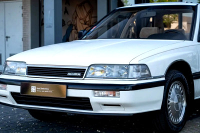 A Museum-Grade Legend V6 Turned Up In A Place Acura Never Sold One