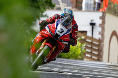 Harrison wins first race of Isle of Man TT 2026