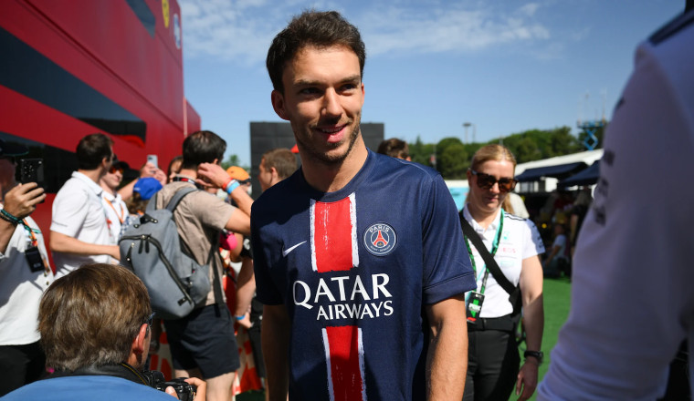 Which football team does each Formula 1 driver support?