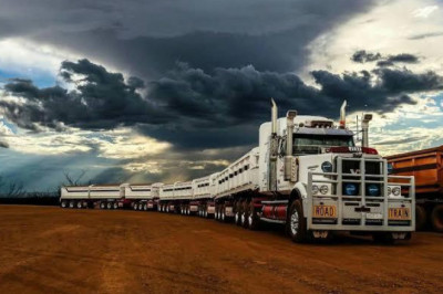 Australia's Road Trains Make American Big Rigs Look Like Toys