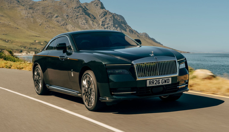 New Rolls-Royce Spectre boosts power and claims 390-mile range