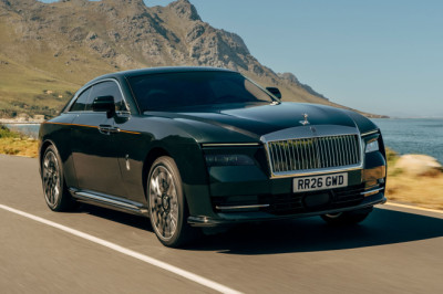 New Rolls-Royce Spectre boosts power and claims 390-mile range