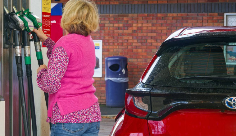 UK drivers given new '£9 every time' alert