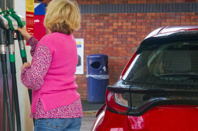 UK drivers given new '£9 every time' alert