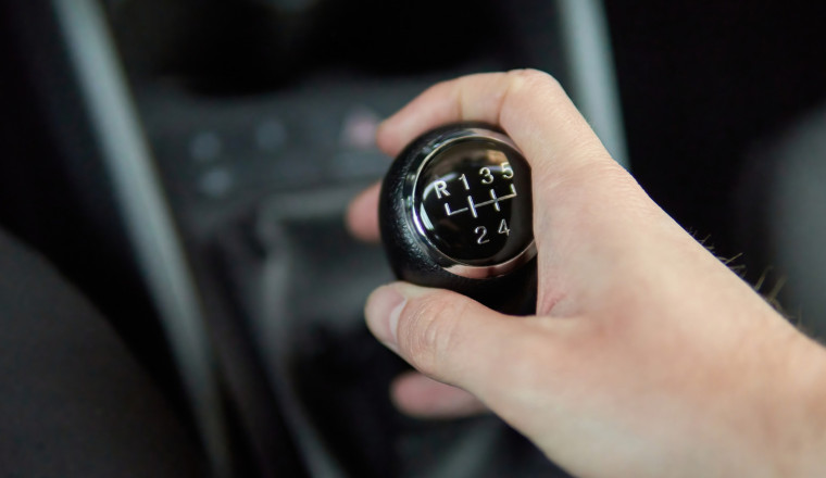 5 Worst Manual Transmission Habits That'll Shorten Their Lifespans