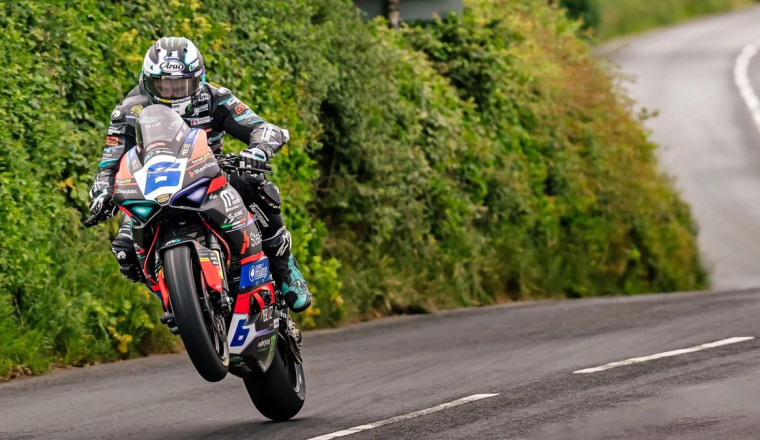 Dunlop extends Supersport victory streak to nine with 34th TT win