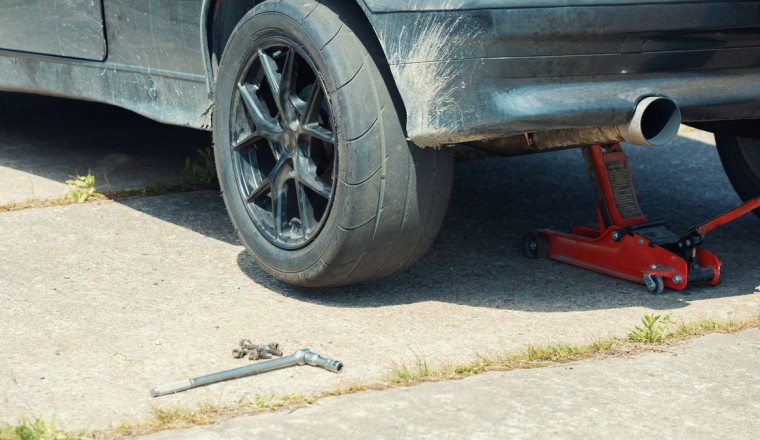 'Rearended' car abandoned on my drive and police say I should not move it