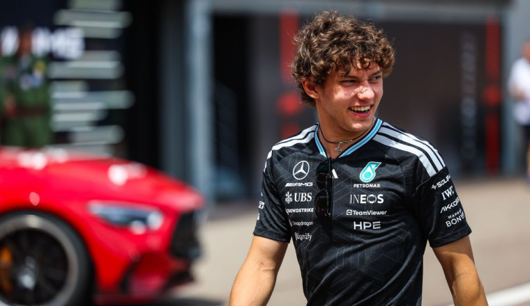 Mercedes orders: Antonelli and Russell can 'race'