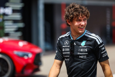 Mercedes orders: Antonelli and Russell can 'race'