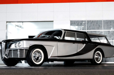 This One-Off Chrysler Wagon Has A Roof That Slides Open Into A Pickup