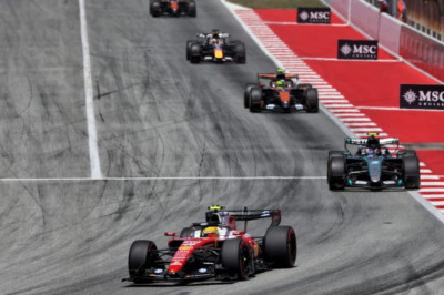 Ferrari would be dominating F1 with better engine - Norris
