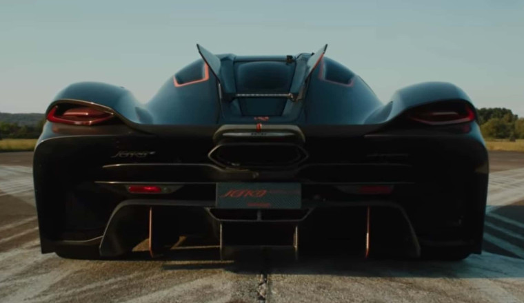 Koenigsegg Smashes Quarter-Mile Speed Record For Production Cars