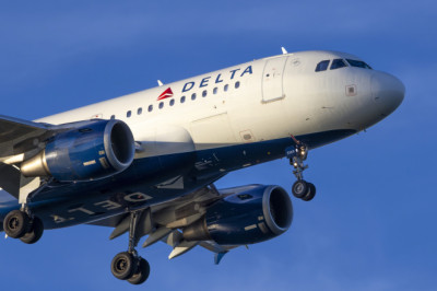 Man Finds Out Slapping A Flight Attendant's Ass To Get Her Attention Will Land You Federal Charges And Maybe 20 Years In Prison