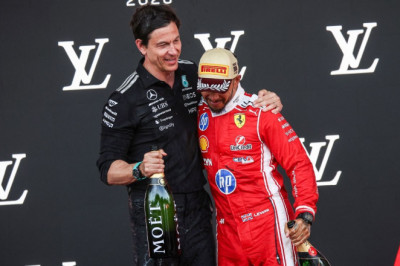 Wolff on Hamilton: 'If he smells blood, he goes'