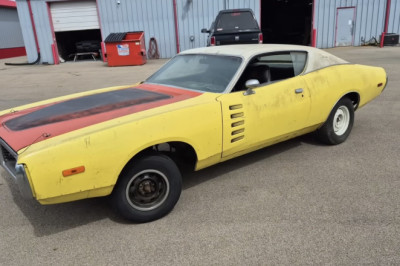 This Barn Find Is One Of The Few 1972 440 Six Pack Dodge Chargers