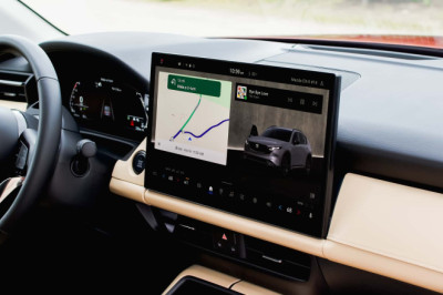 Mazda Says Big Screens Aren't More Distracting Than Buttons