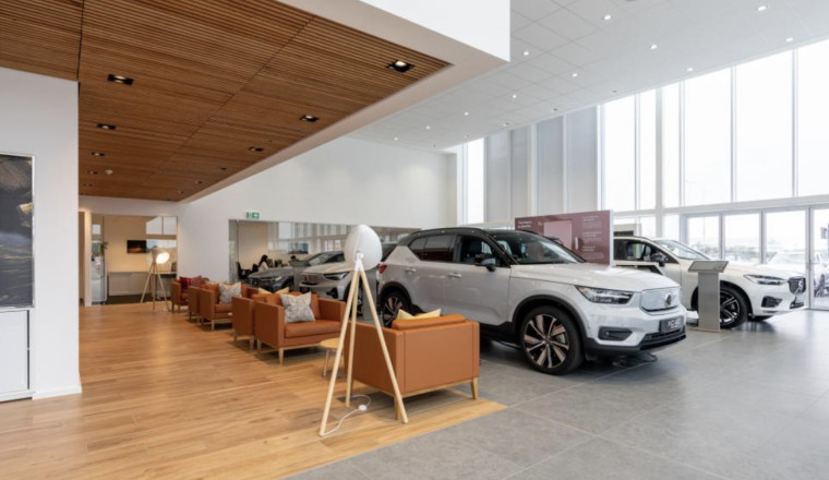 Car buyers still prefer dealerships as online-only purchases decline