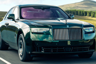 Rolls-Royce Was Winning Races 120 Years Ago, This Ghost Black Badge Pays Tribute